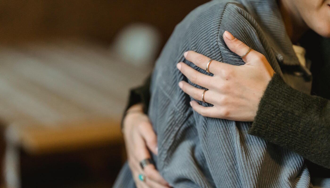 https://www.pexels.com/photo/woman-comforting-desperate-girlfriend-and-embracing-gently-6382530/