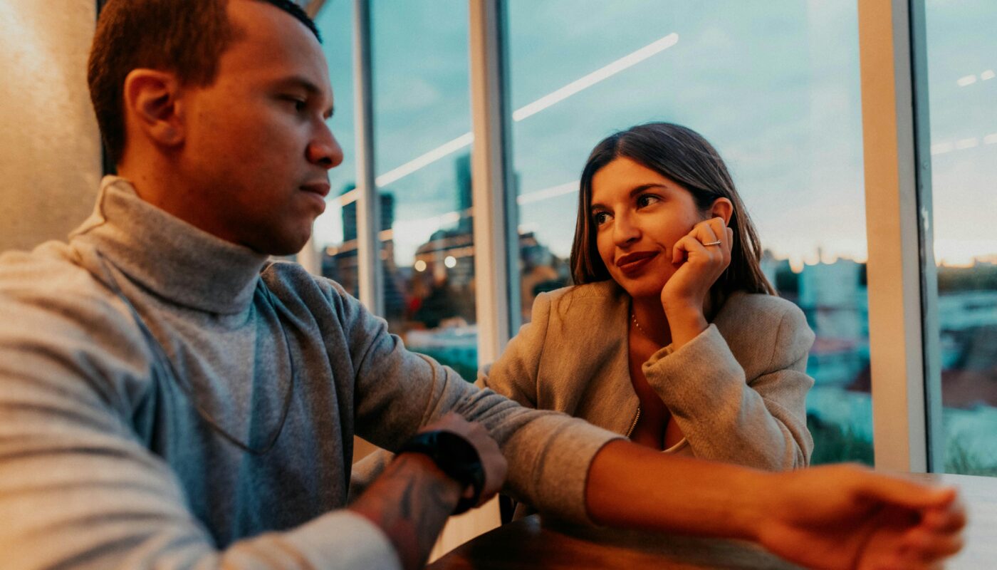 https://www.pexels.com/photo/romantic-couple-enjoying-city-view-in-buenos-aires-30697887/