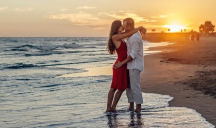 https://www.pexels.com/photo/couple-kissing-on-beach-during-golden-hour-285938/